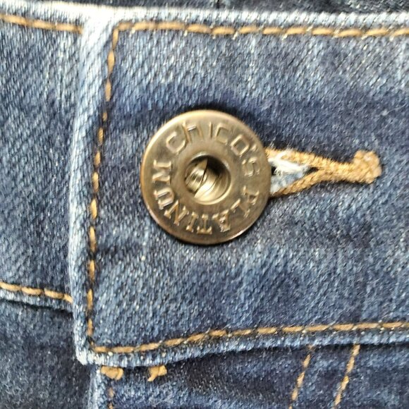 Chicos Jeans Womens 1.5 Short US 10 Petite Blue Ultimate Fit Boot Leg Denim - Picture 10 of 14